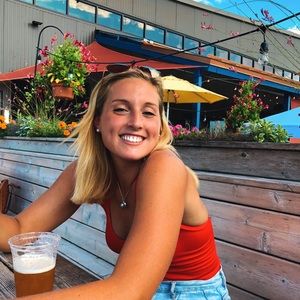 Meet your Posher, Caroline